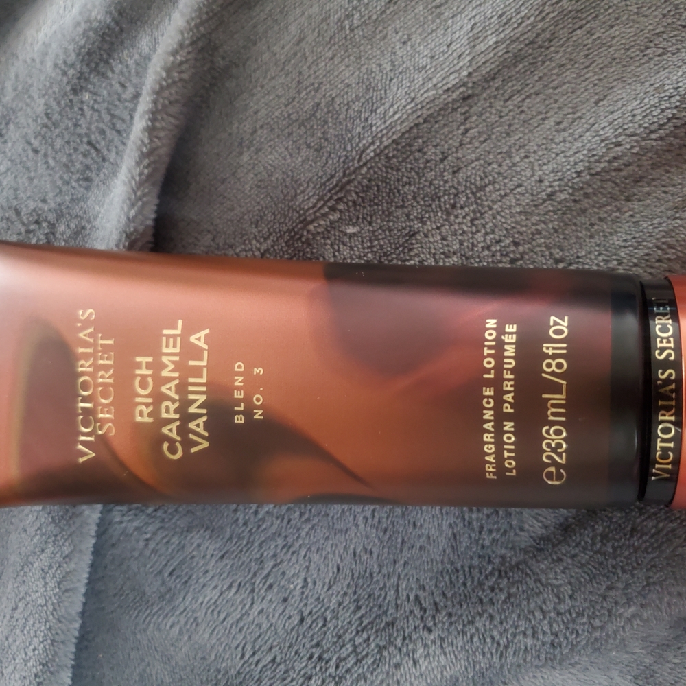 Victoria's Secret Rich Caramel Vanilla Lotion